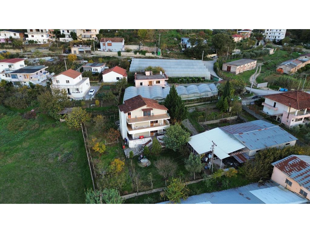 Villa de 3 pisos en venta con hipoteca – Cerca del puente beshiri, peza helmes