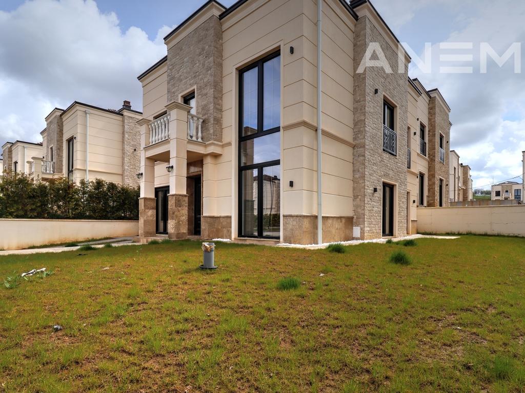 House for sale with 300m² in royal green residence