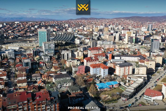 Casa - escritório 100m² para alugar em Pejton.