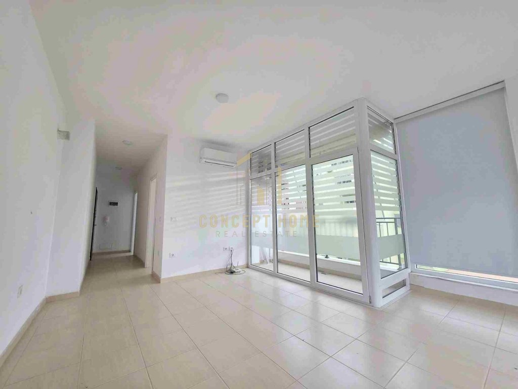 Apartamento 1+1 en alquiler en bulevardi i ri / precio: 44.000 lek/mes