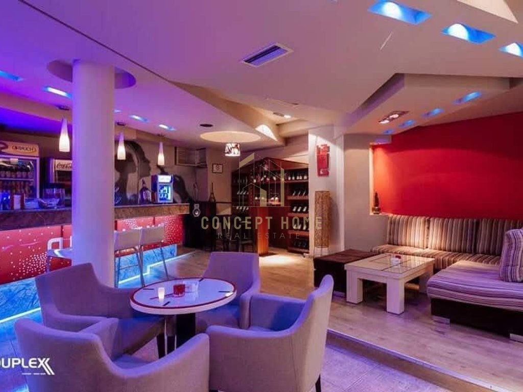Jepet me qera lokal duplex ne korce