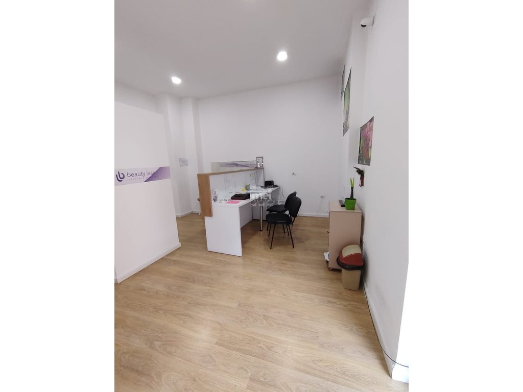 Raum für büro / gewerbe bei blue star in Durrës