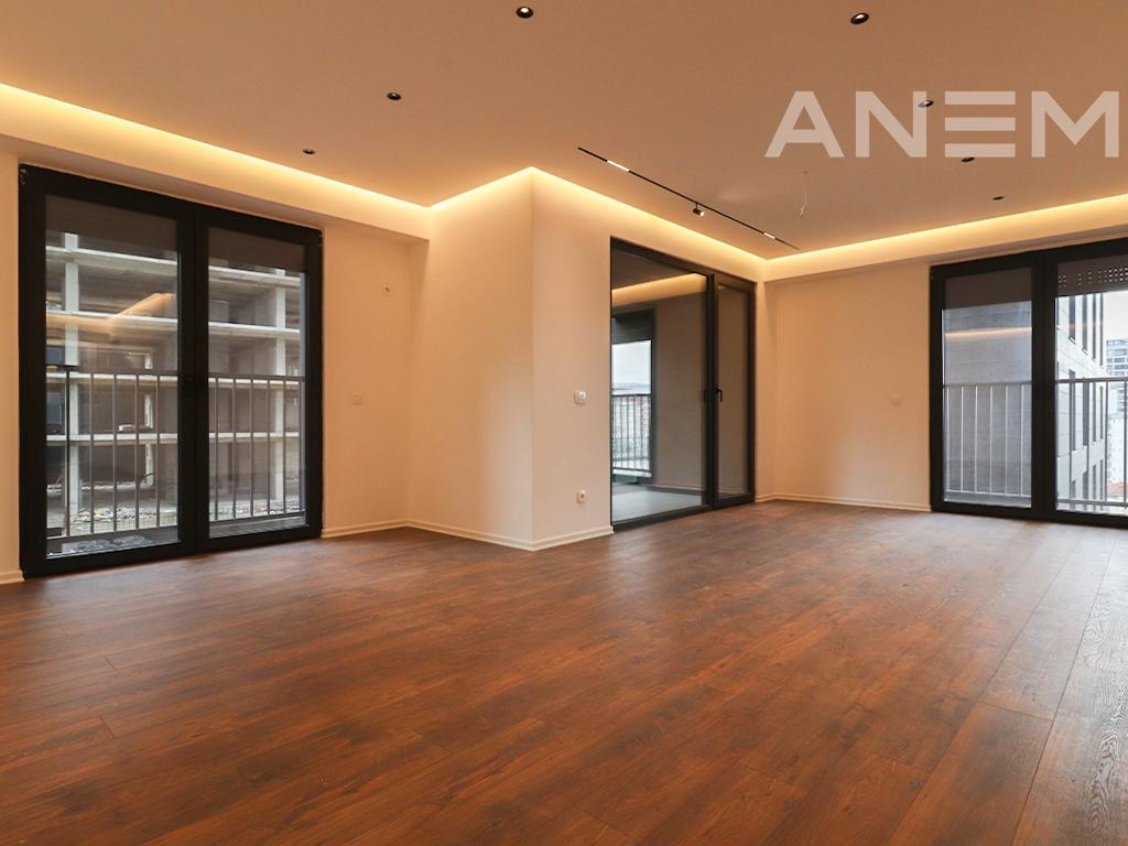 Office for rent with 3 workspaces in Lakrishtë