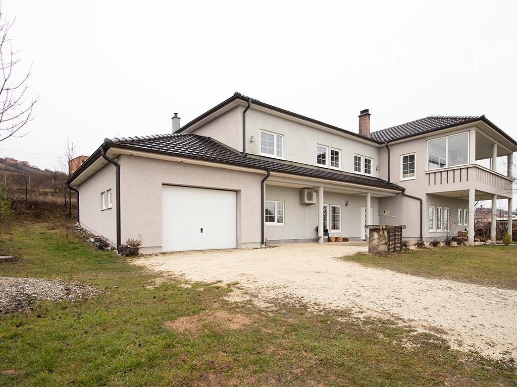 Casa à venda 400m² em kolovicë