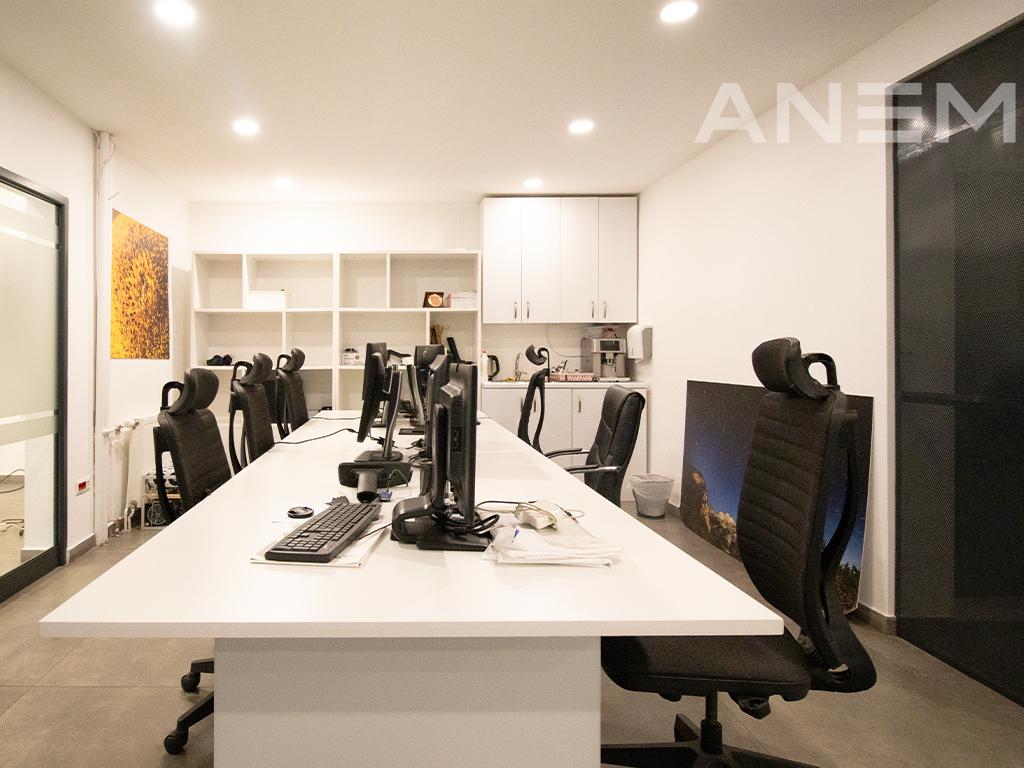 Bureaux à vendre 100m² dans le quartier Dardania