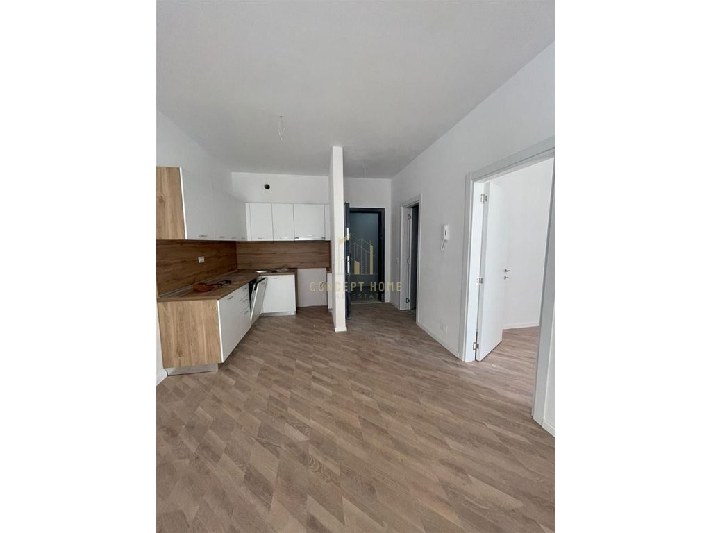 Shitet apartament 1+1 tek kompleksi univers city