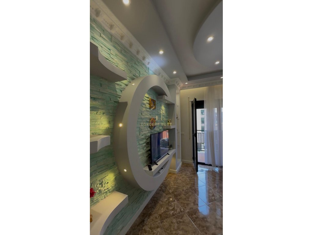 Jepet me qera apartament 1+1+post parkimi ne Astir(green city)