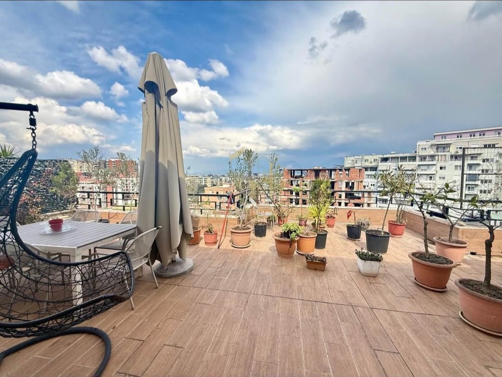 Appartamento 3+1 in vendita nel giardino botanico, Tirana