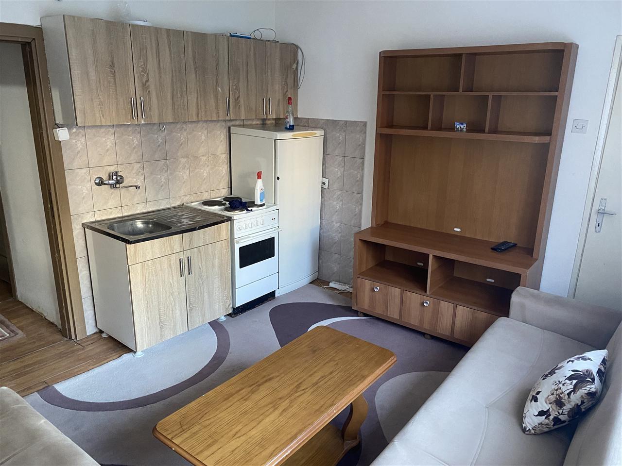 Apartamento de 1 quarto para alugar em ulpianë