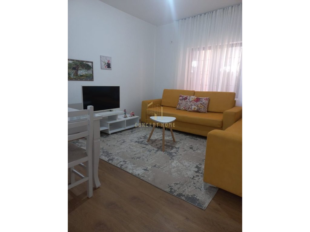 In affitto: Appartamento 1+1 con parcheggio in 5 maj.