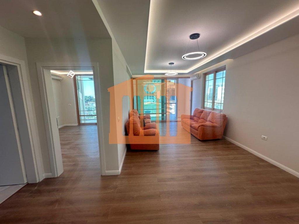 Apartament 2+1+2 ballkone ne golem, per shitje!