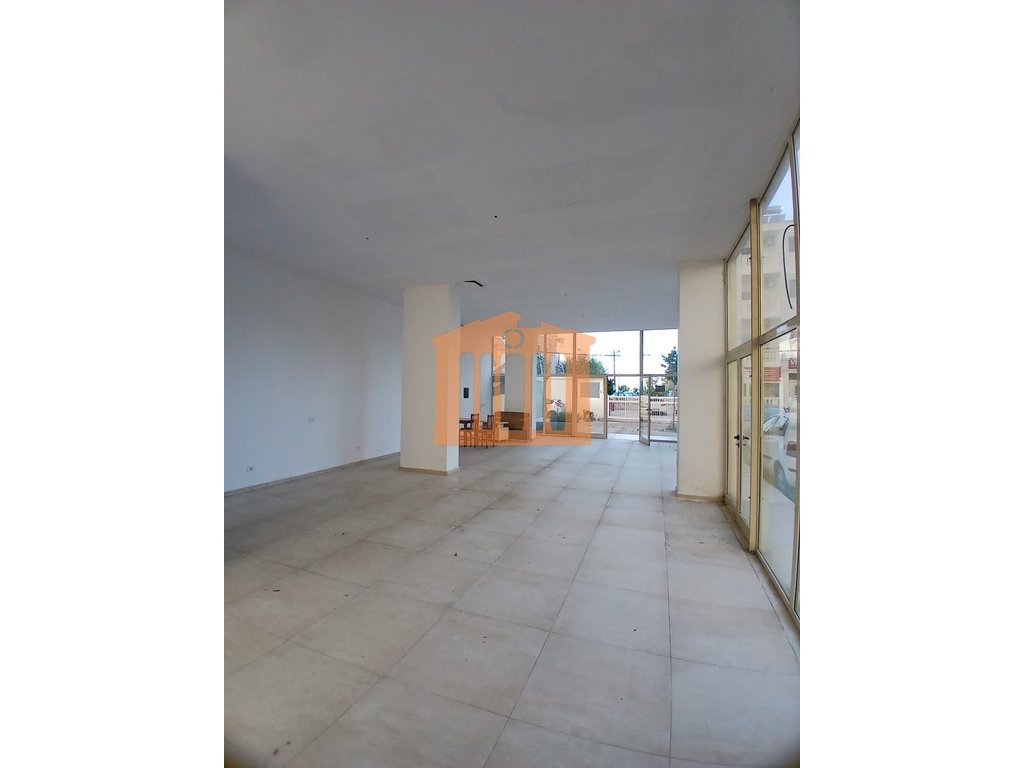 Ambient biznesi ne plazh durres, per qira!