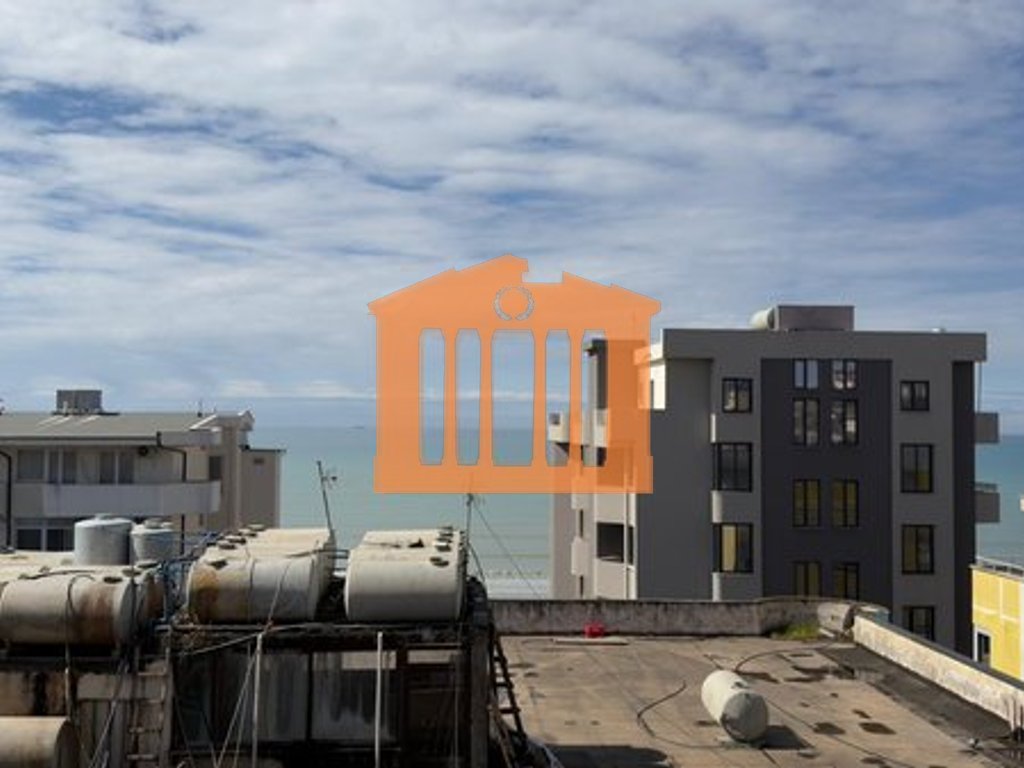 Appartement 2+1+2 avec vue sur la mer sur la plage, à louer!