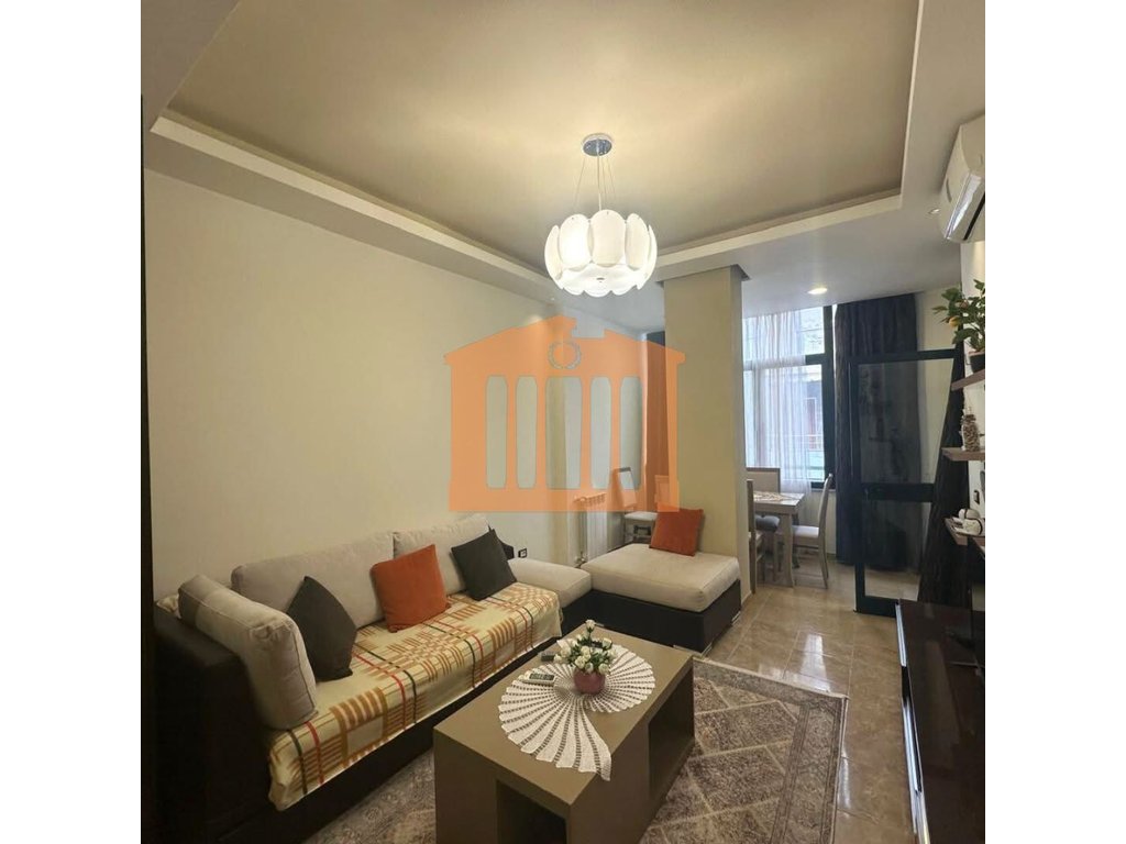 Apartament 1+1 tek pishat e buta ne golem, per qira!
