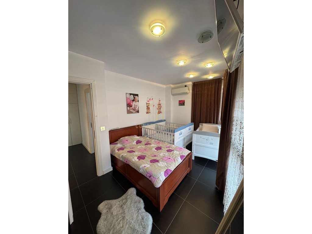 Zur miete duplex 2+1 in der nähe von Komuna e Parisit / 1.100 €