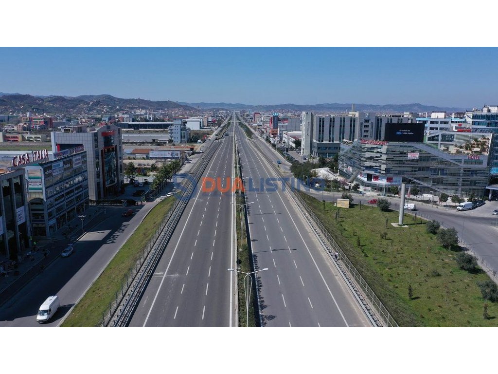 Terreno in vendita vicino all'autostrada – Grande opportunità di investimento