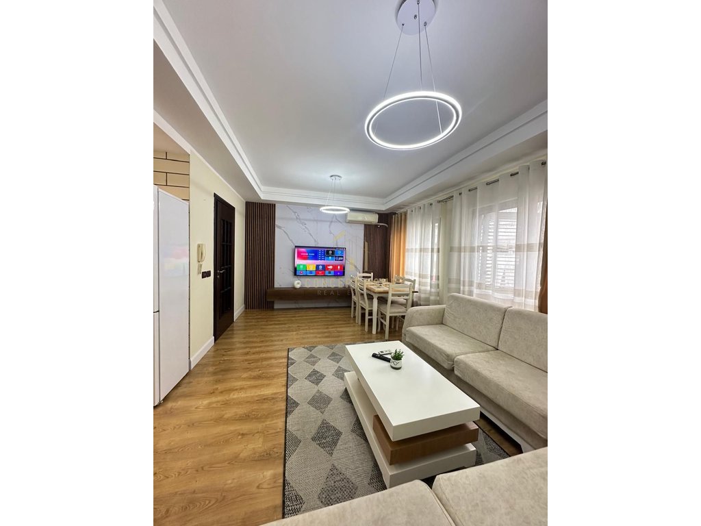 Shitet apartament 2+1+2 ne Astir
