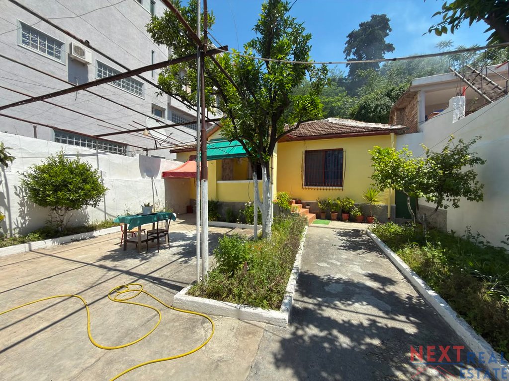 Casa privada en venta + terreno en muradie, Vlorë