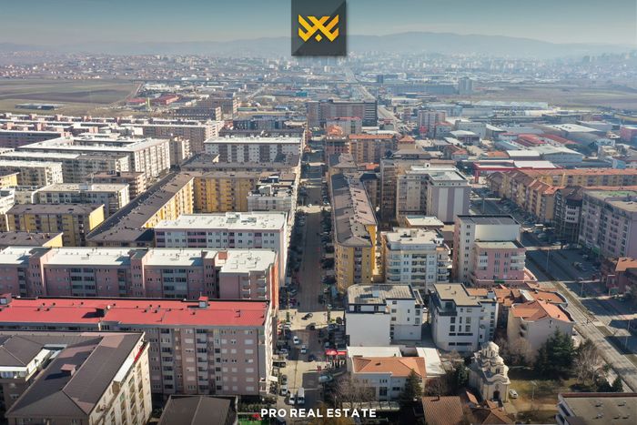 Local de 249m² à venda em Fushë Kosovë.