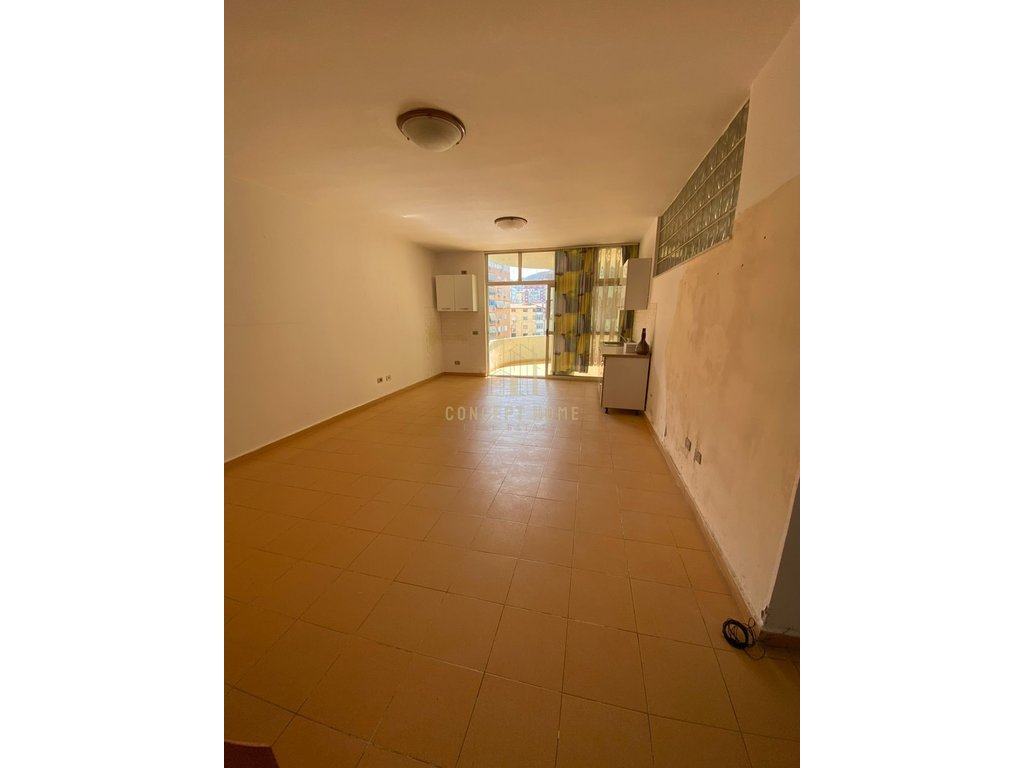 2+1 apartment for sale near paris commune, Tirana