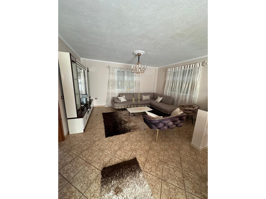 Casa privada de 2 pisos en alquiler en laknas / kamëz