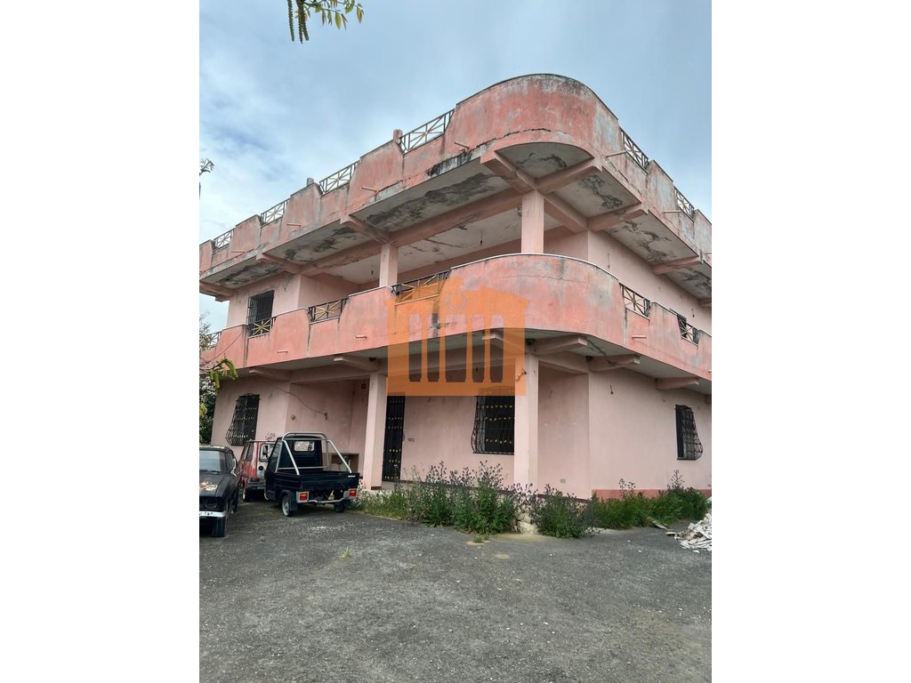 Villa de 2 pisos y truall en shenavlash durres, en venta!