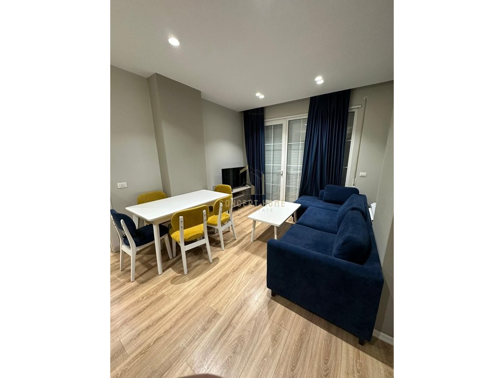 Modern 1+1+veranda apartment for rent in kamëz