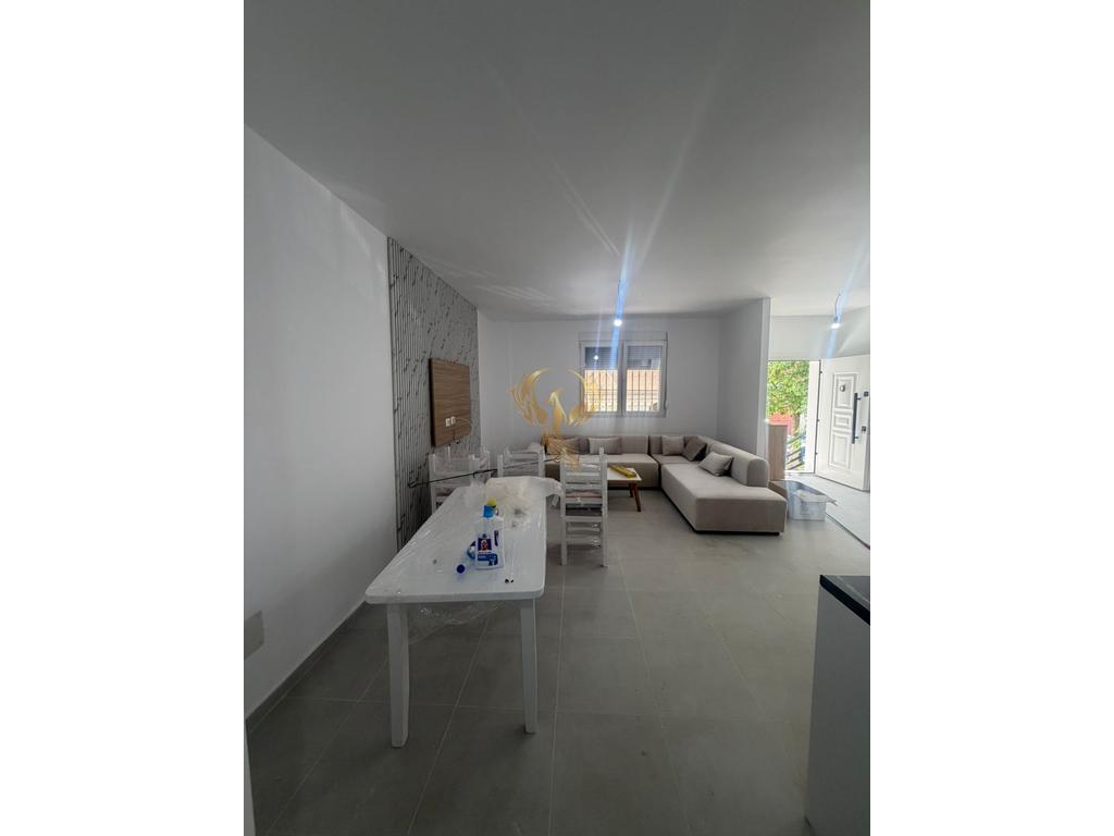 Jepet me qira apartament 2+1+ parkim ne laprake