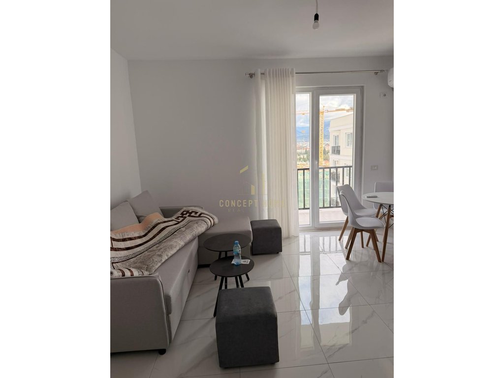 Jepet me qera apartament 2+1 ne kamez