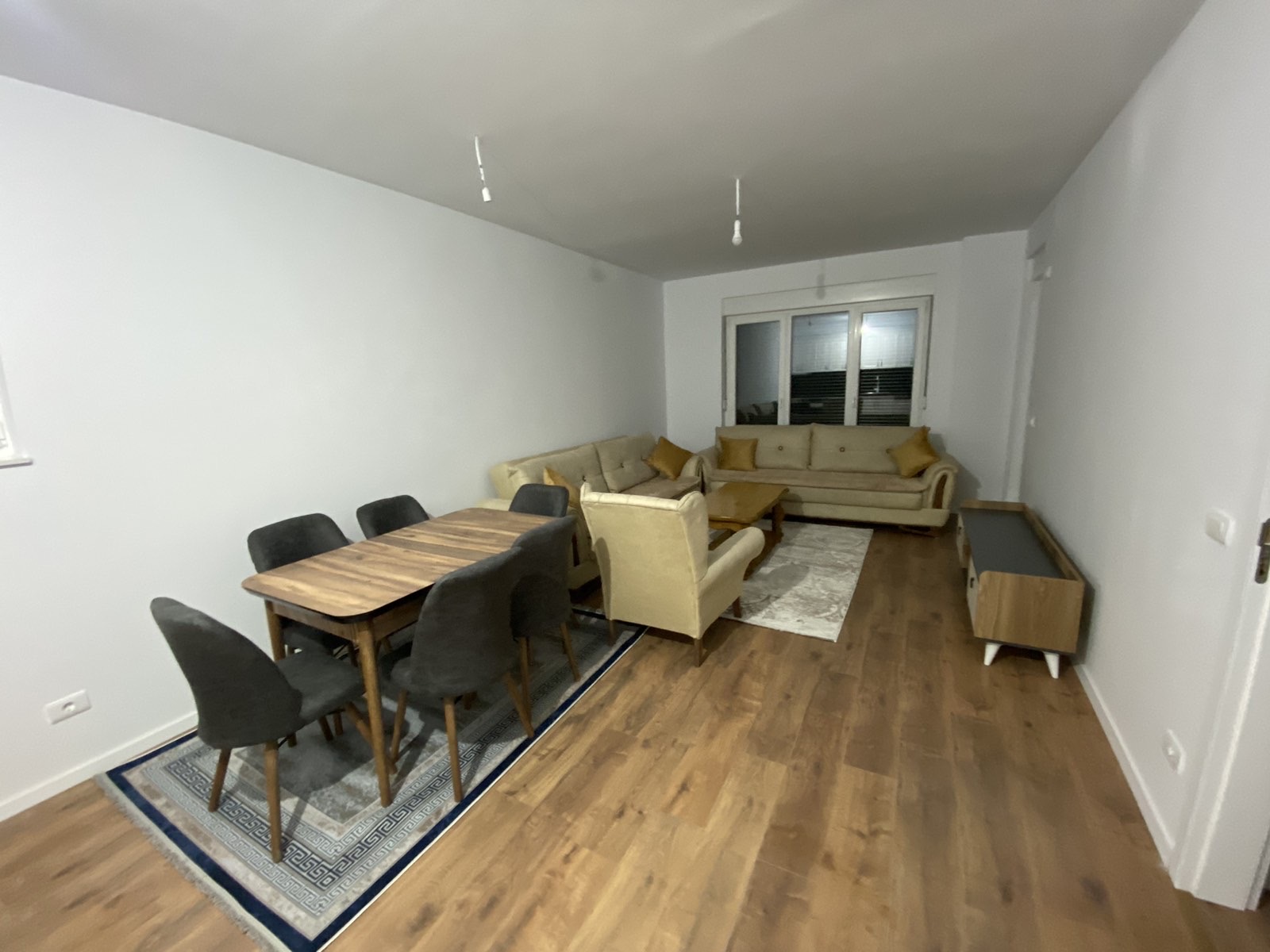 2+1 apartment for rent in Tophane