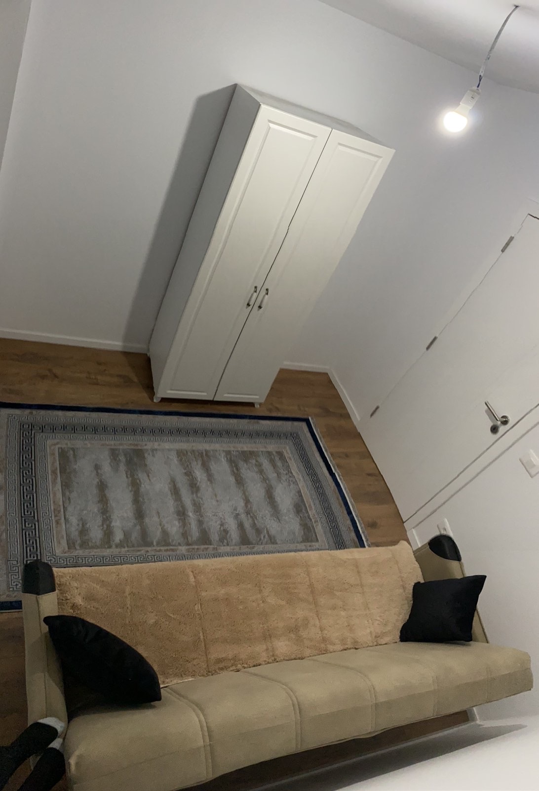 2+1 apartment for rent in Tophane