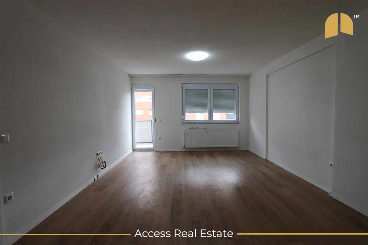 Wohnung/büro zur miete – 3 arbeitsbereiche + garage – Rruga b