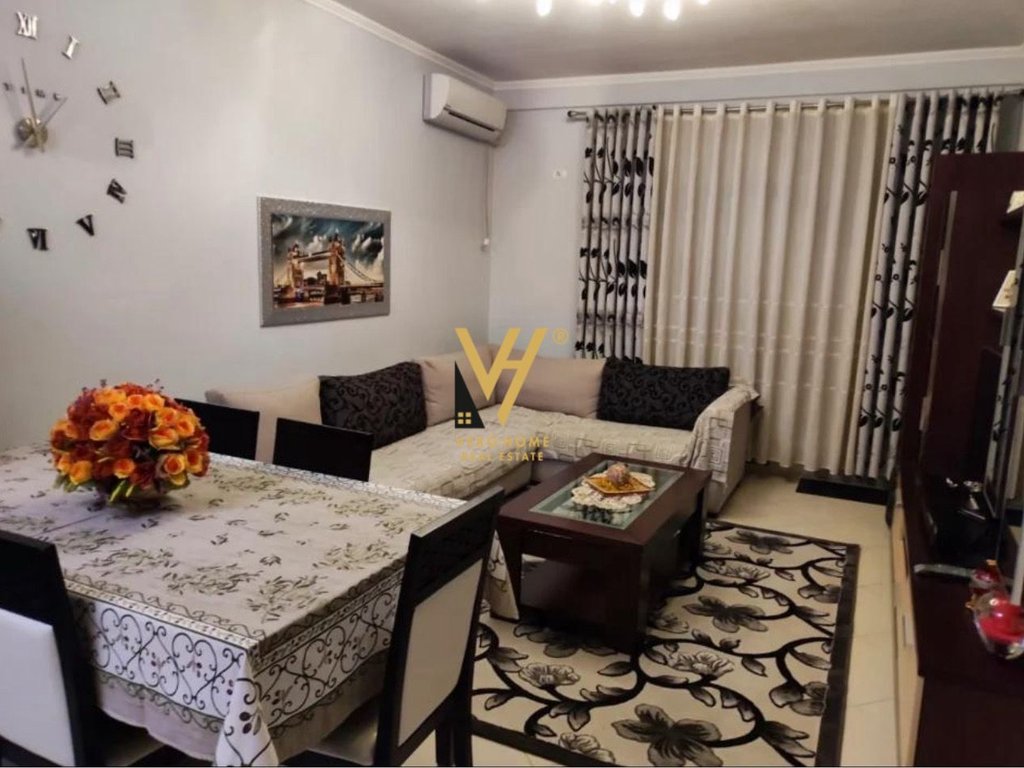 Appartement à louer 2+1+2+bloc proche du parc botanic 1 150 euros