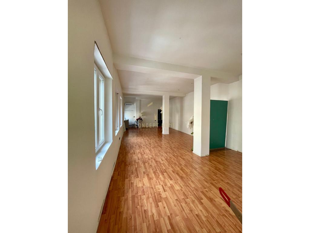 Espaço comercial para alugar em bllok