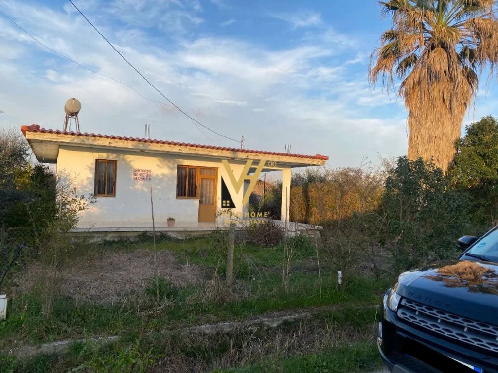 Casa privada en venta 534 metros cuadrados en verri, Fier 60.000 euros