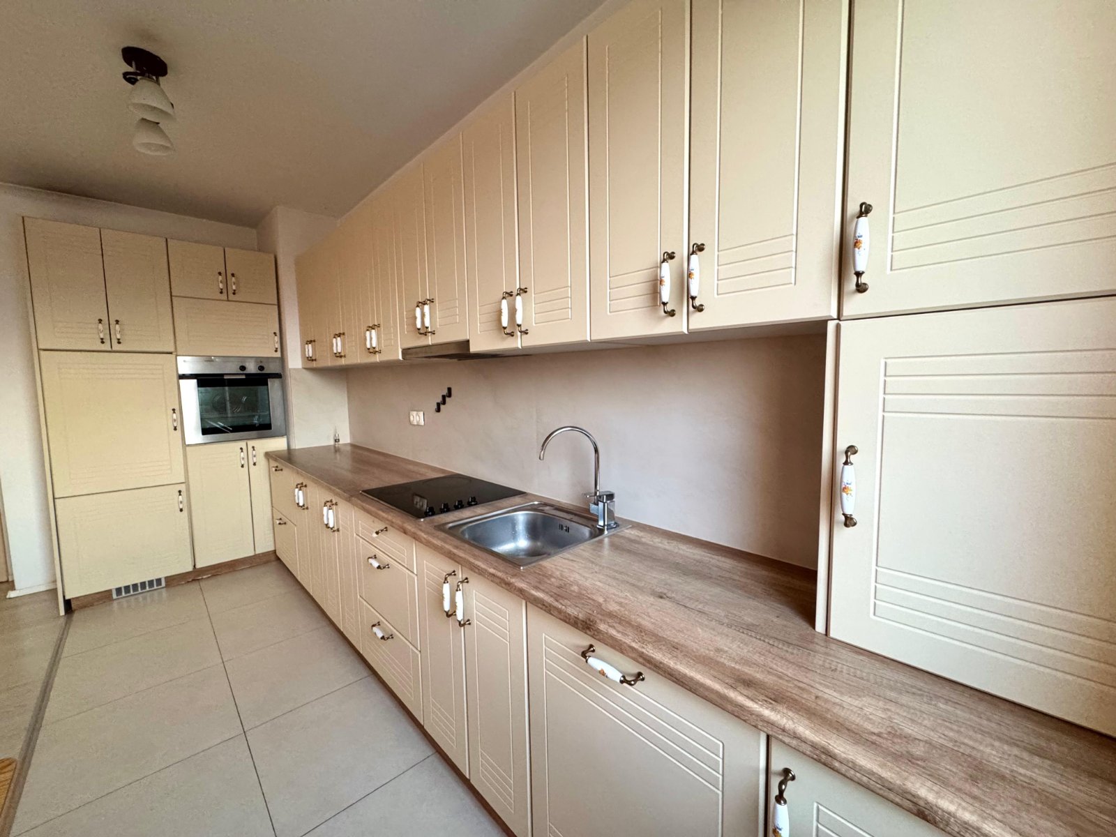 Appartement à louer 1+1 à Bregu i Diellit