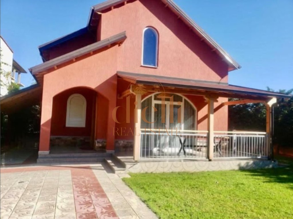 Casa de 2 pisos en venta en Pogradec