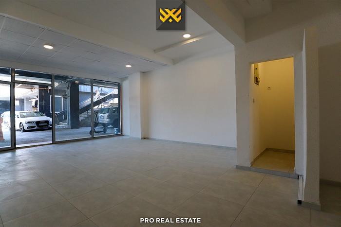 Gewerbe / büro 48m² zur miete im zentrum.