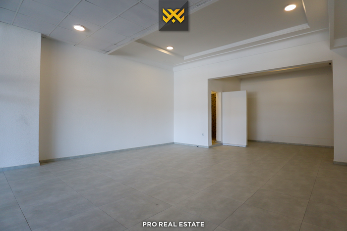 Lokal / zyrë 48m² me #qira në qendër.