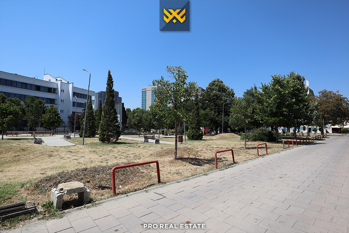 Lokal / zyrë 48m² me #qira në qendër.