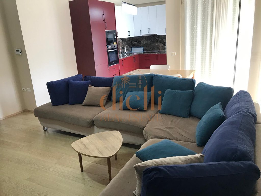 Apartament 2+1+2 per qira tek liqeni thate