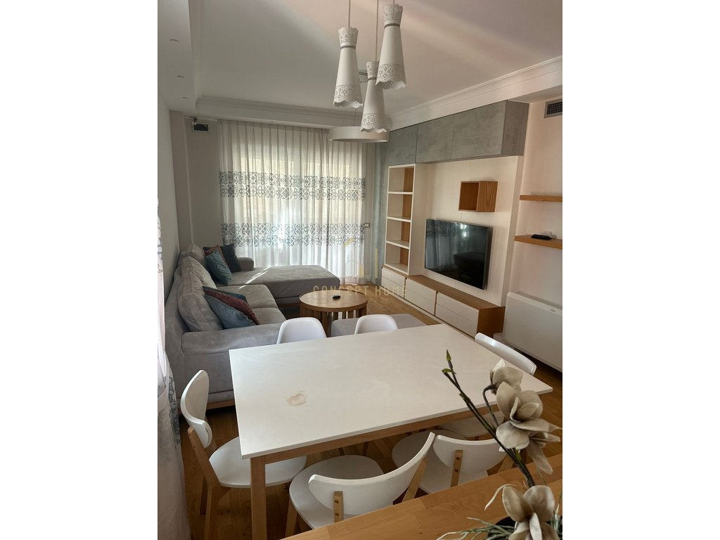Apartment 3+1+2+2+2p for rent in paris municipality, Tirana