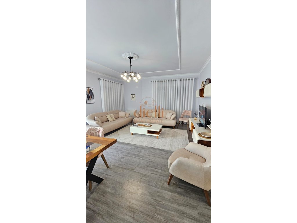 Apartament 3+1+2 per qira tek kopshti botanik