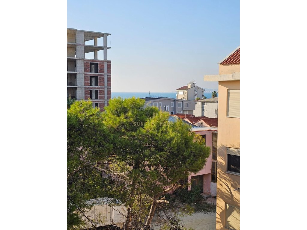 Apartamento en venta en golem, calle 'Ismail Qemali'