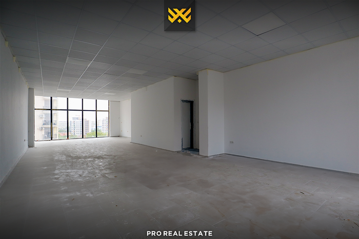 Local / escritório 100m² à venda em Prishtina e Re