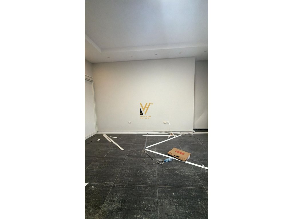 Espaço comercial para alugar 90 m² em Astir 600 euro