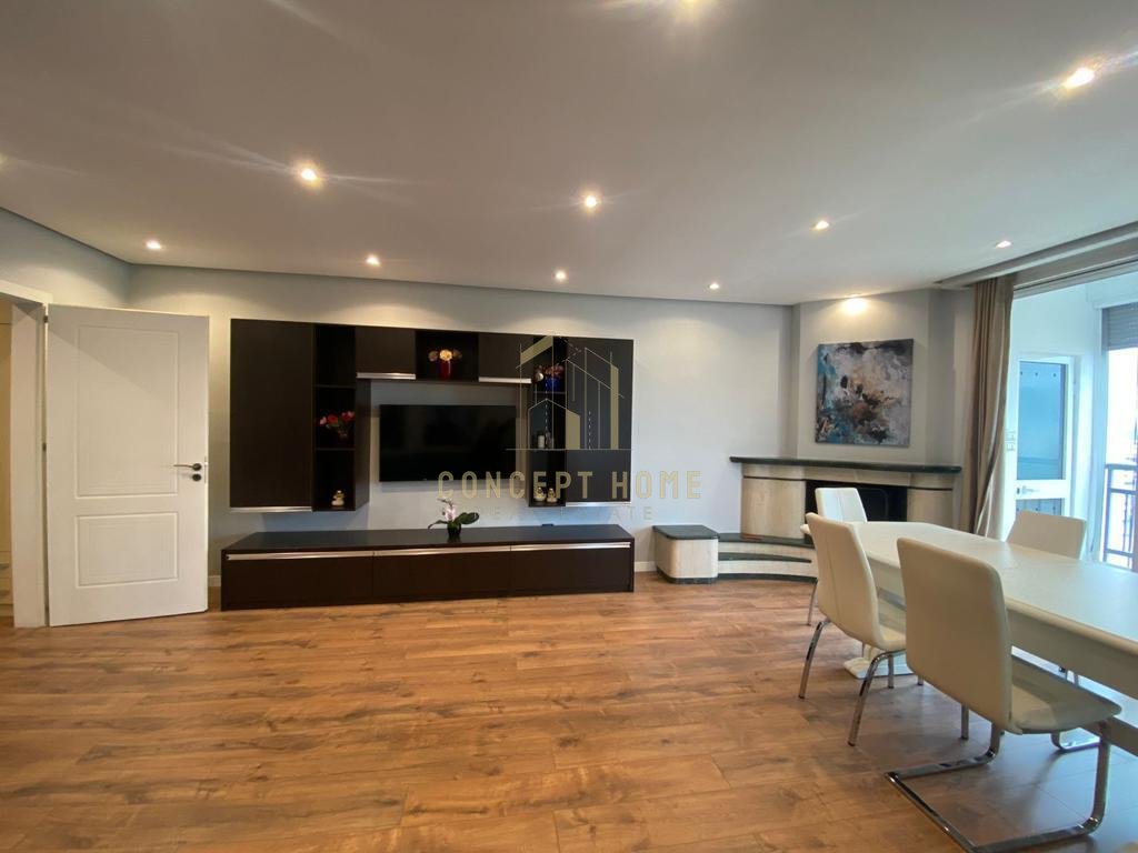 Apartament 2+1+2 me qira në lumi lana/bulevard, Tirana