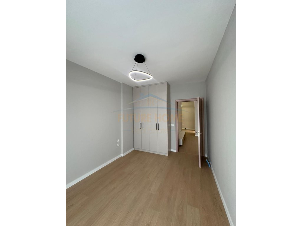 Shitet, apartament 2+1, fresk, tirane