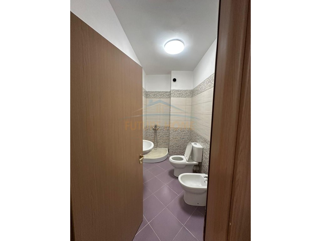 Shitet, apartament 2+1, fresk, tirane