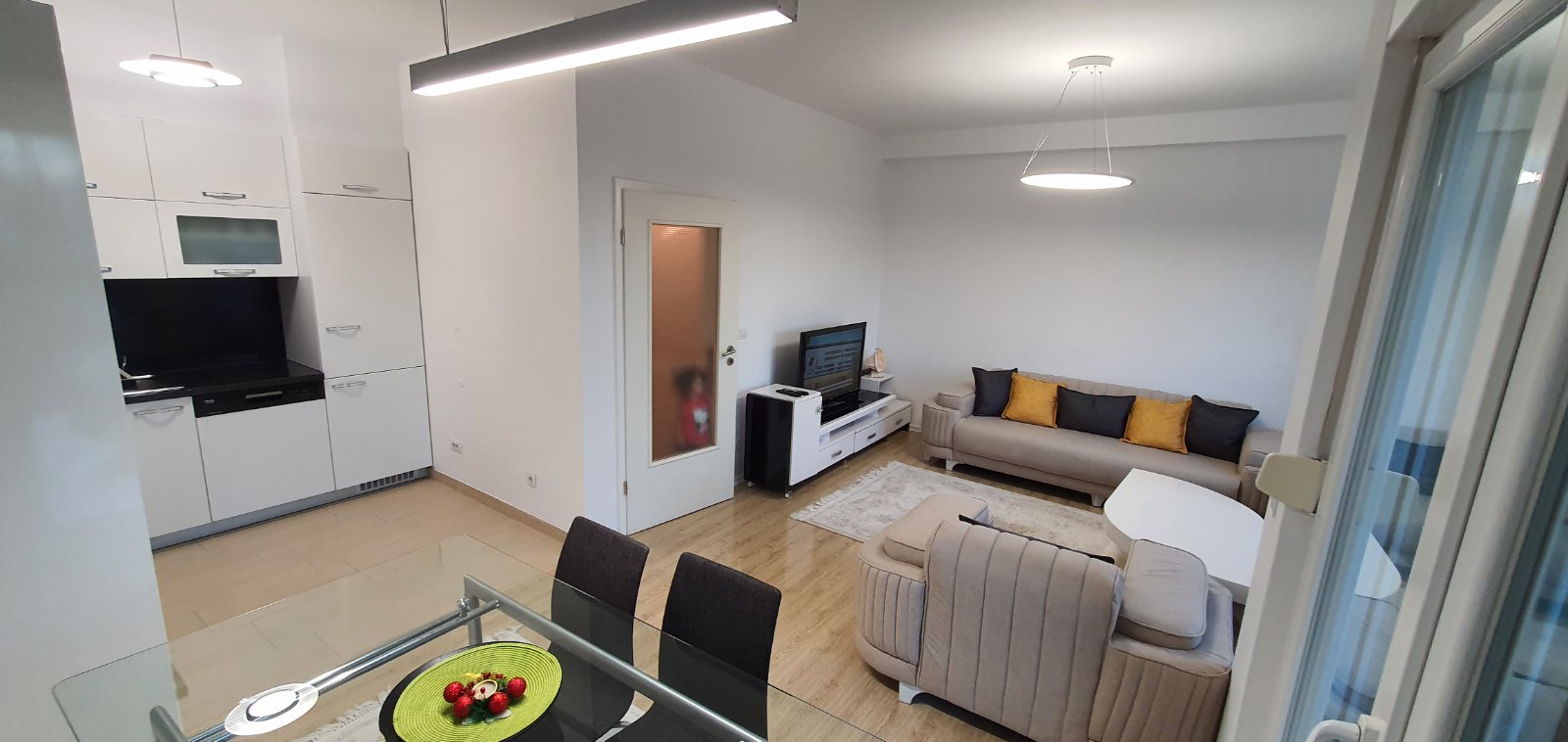 Piso en alquiler 2+1 en Lakrishtë